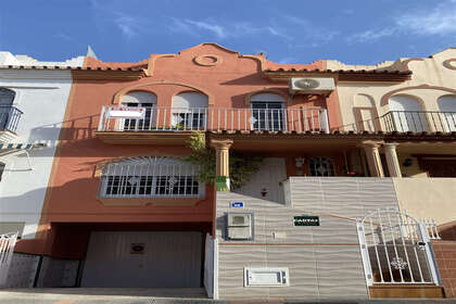 Casa venta en Las Lagunas, Fuengirola, Málaga. 