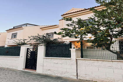 Casa venta en Arroyo de la Miel, Benalmádena, Málaga. 