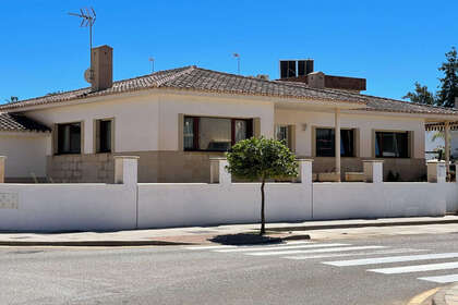 Chalet Adosado venta en Cala Del Moral, La, Málaga. 