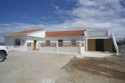 Ранчо Продажа в Alhaurín de la Torre, Málaga. 