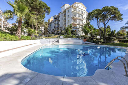 Apartamento venda em Puerto Banús, Málaga. 