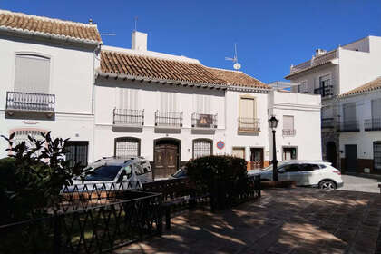 Chalet Adosado venta en Alhaurín el Grande, Málaga. 
