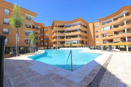 Apartament venda a Los Pacos, Fuengirola, Málaga. 